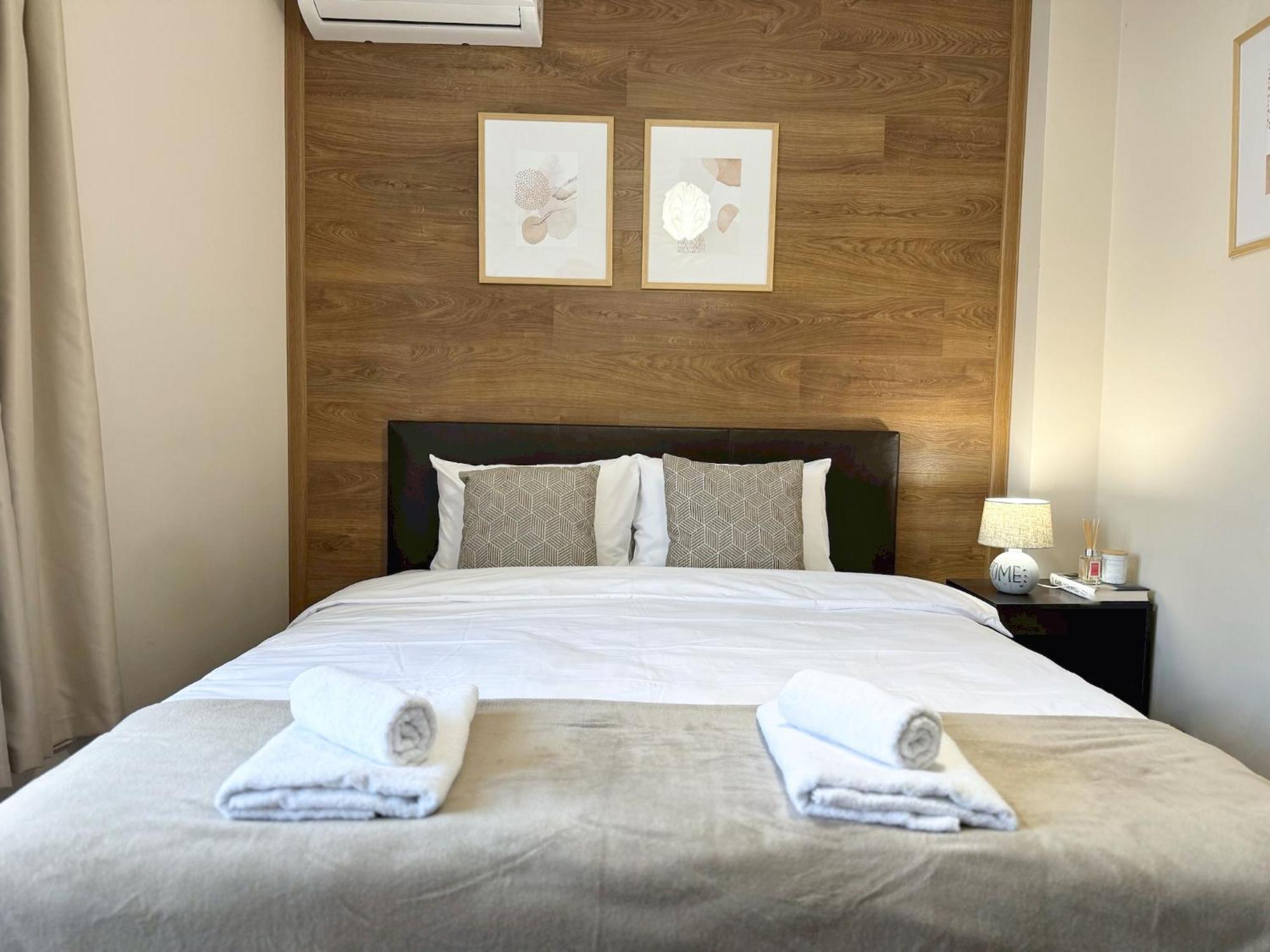 Centre Apt. With Parking For 4 Guests