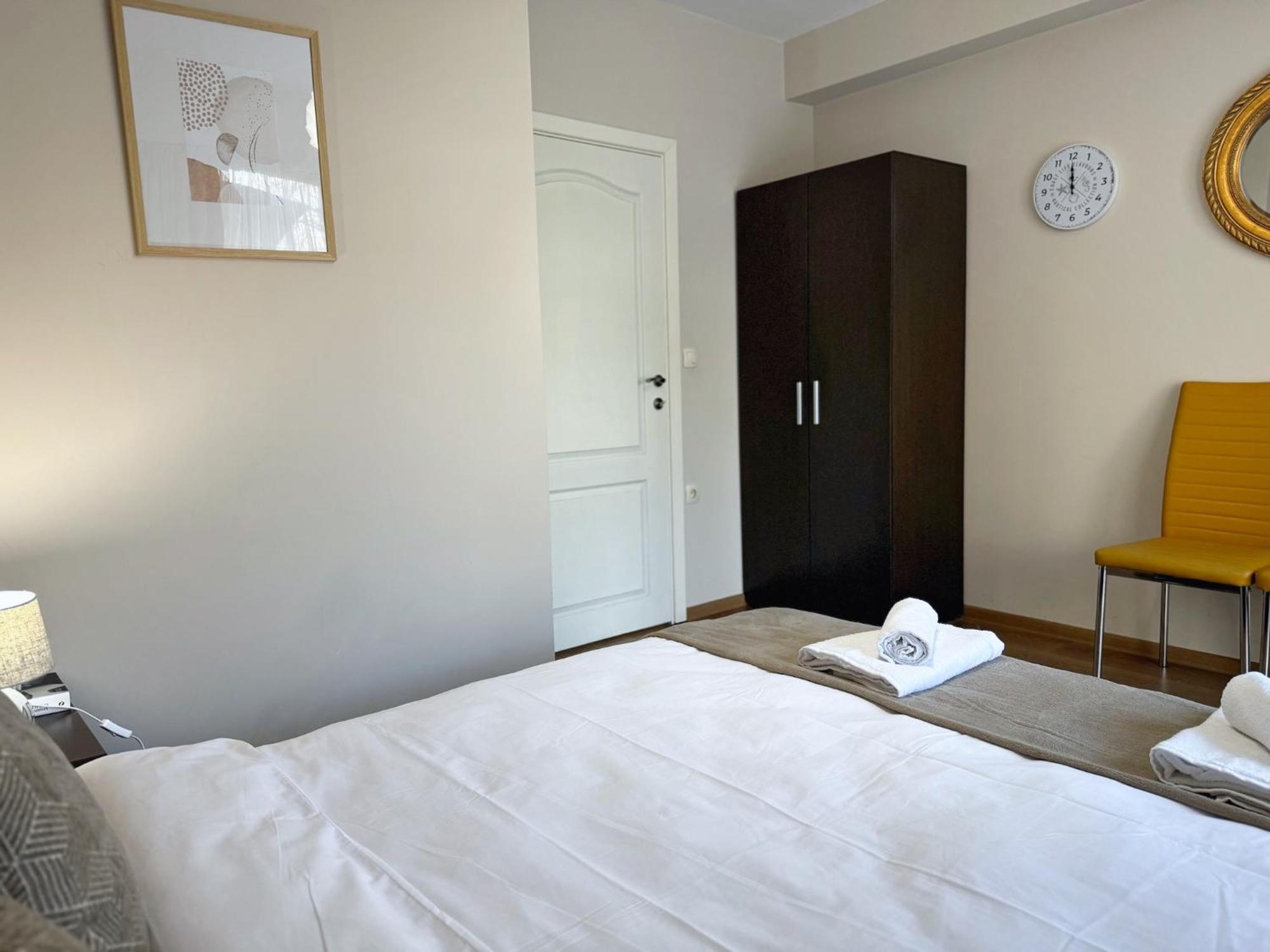 Daire Centre Apt. With Parking For 4 Guests