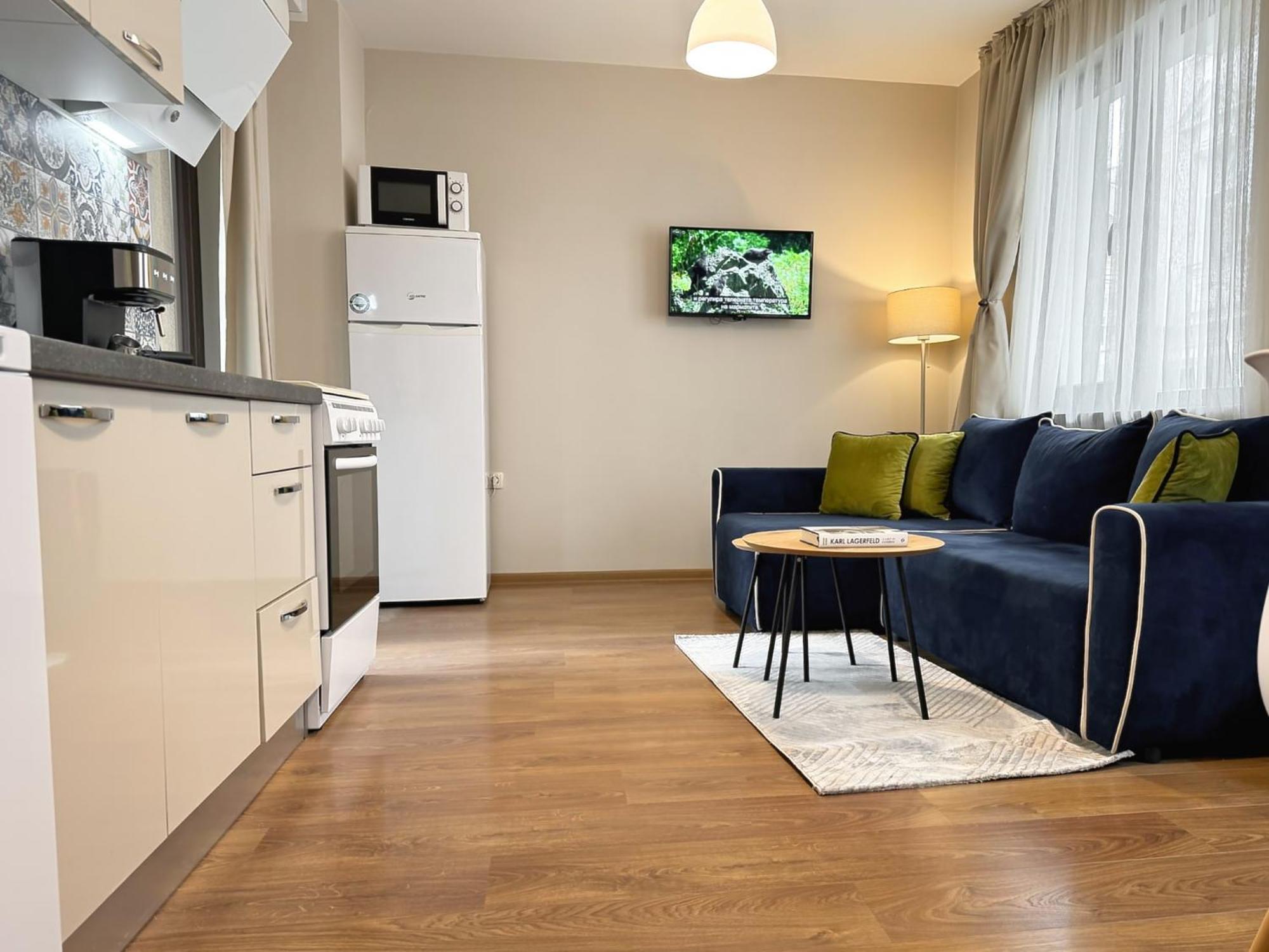Centre Apt. With Parking For 4 Guests Plovdiv