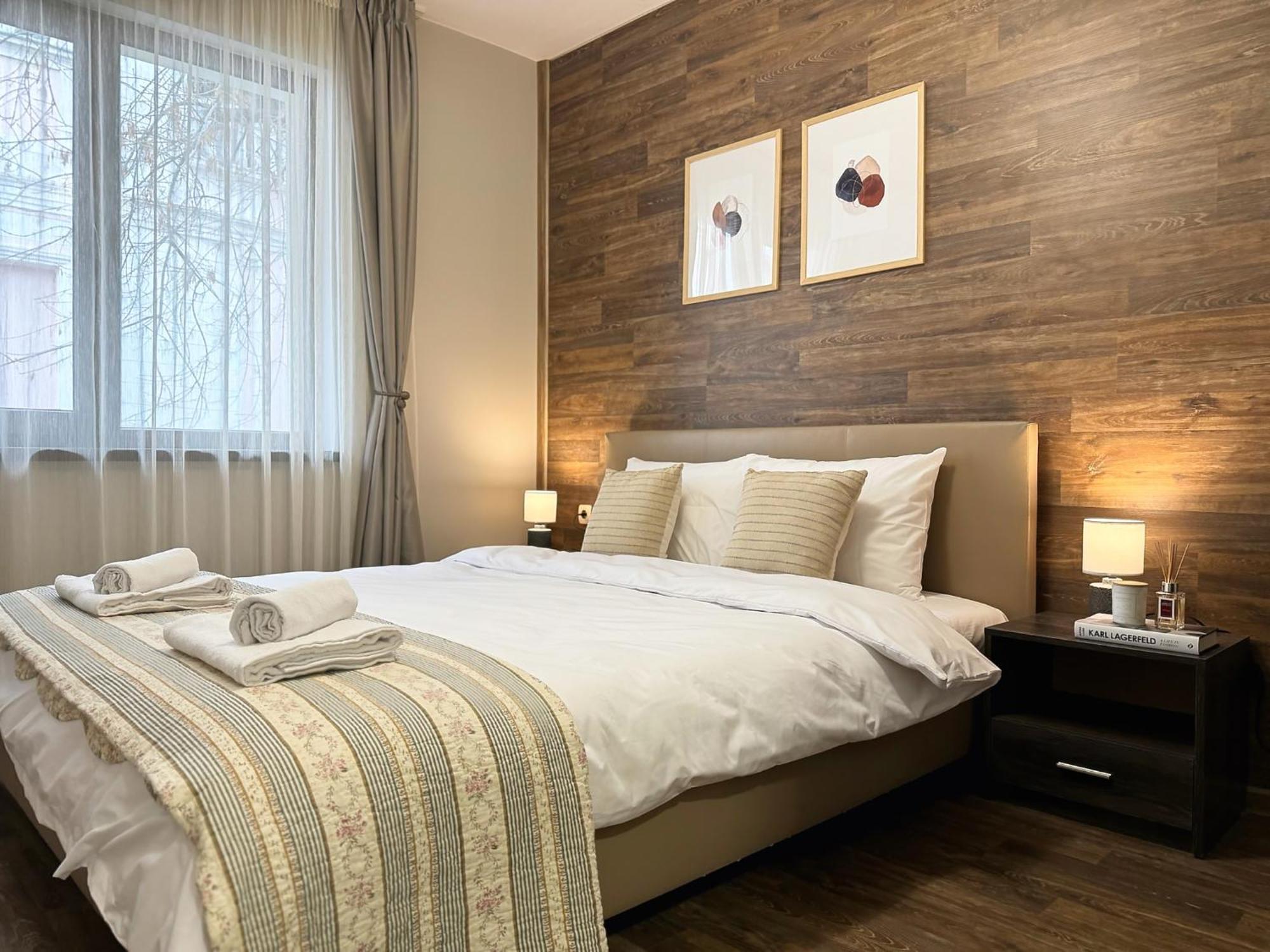 Centre Apt. With Parking For 4 Guests Plovdiv
