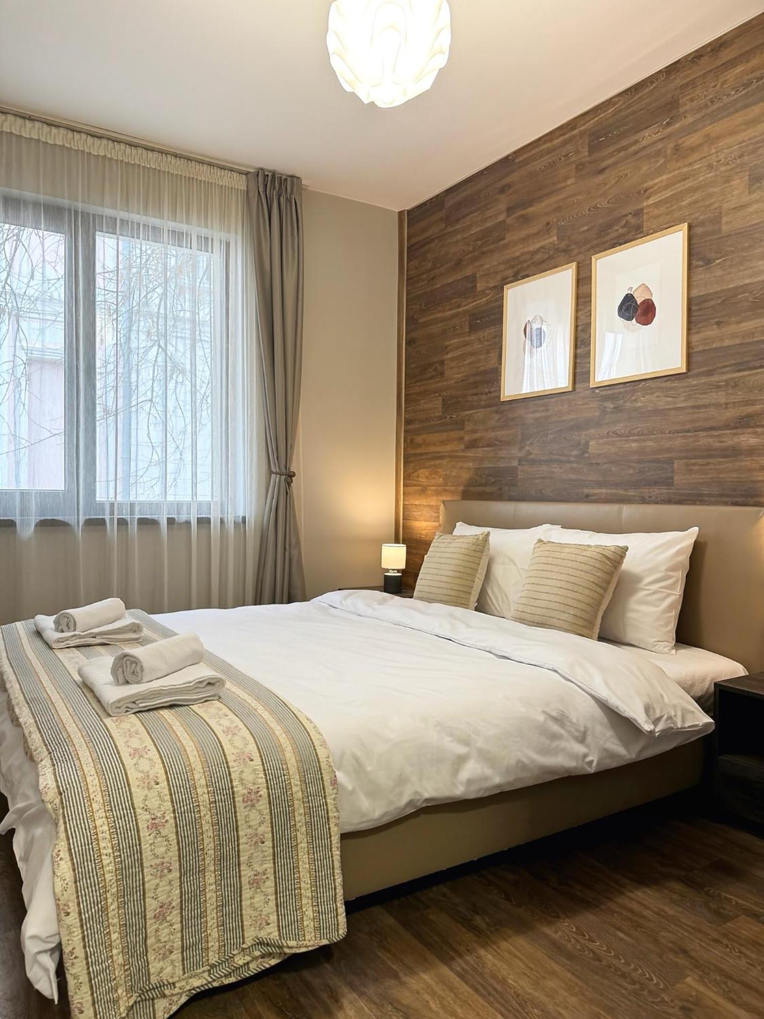 Centre Apt. With Parking For 4 Guests Appartamento