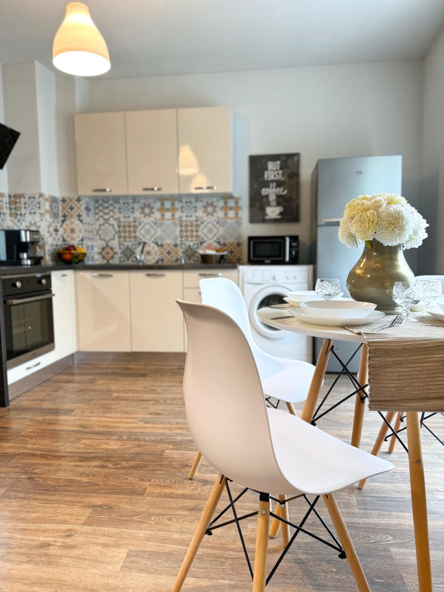 Centre Apt. With Parking For 4 Guests Daire Filibe