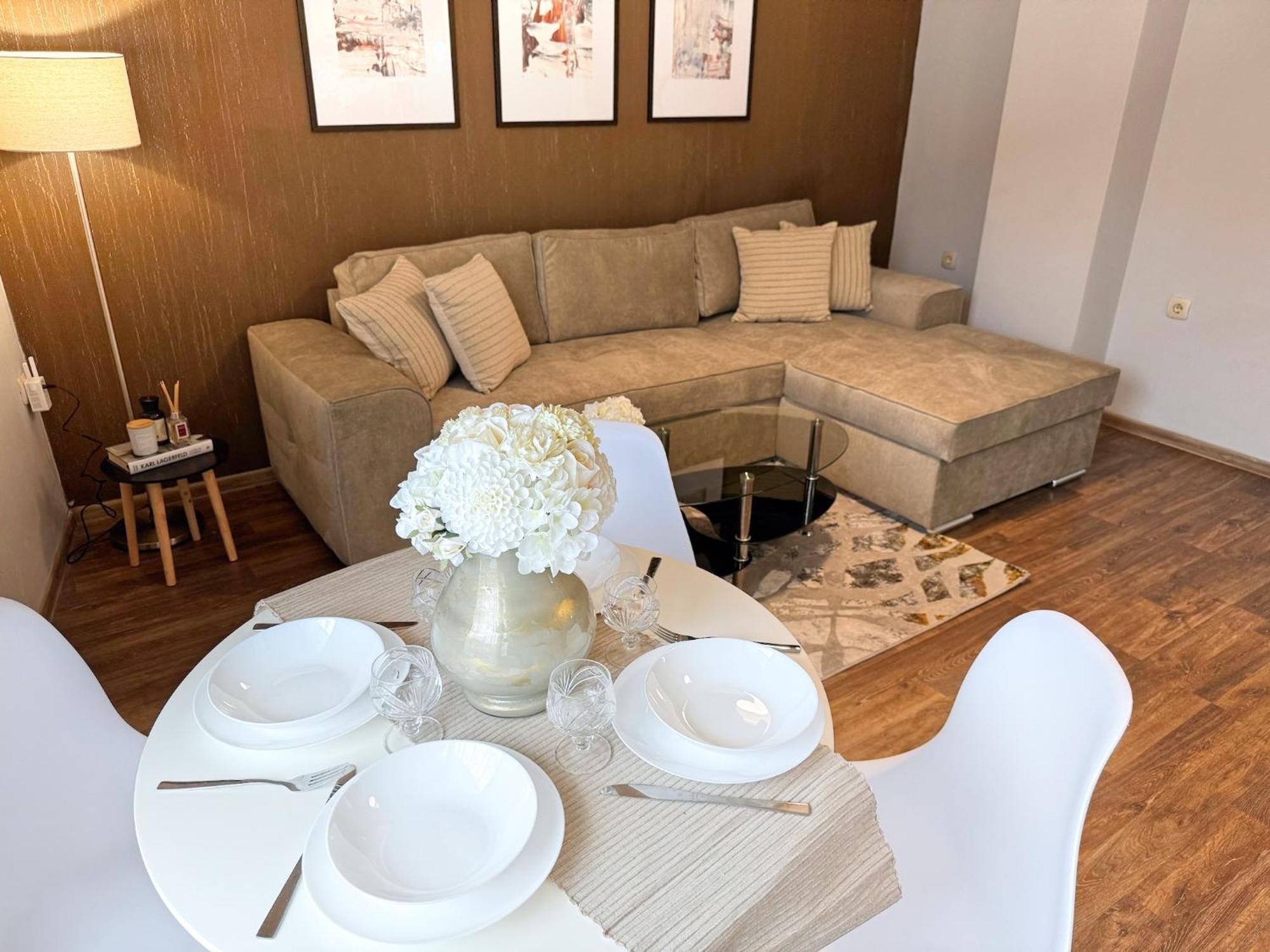 Centre Apt. With Parking For 4 Guests * Plovdiv