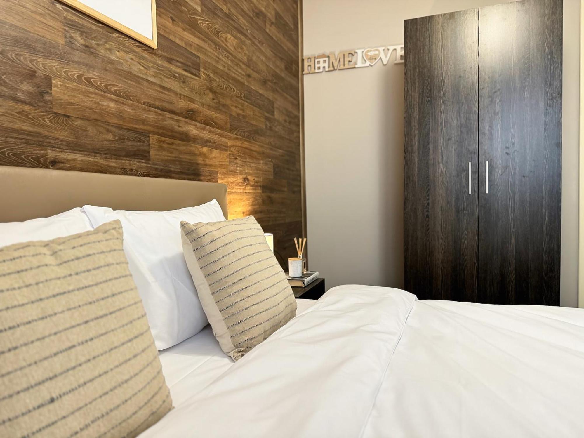 Daire Centre Apt. With Parking For 4 Guests