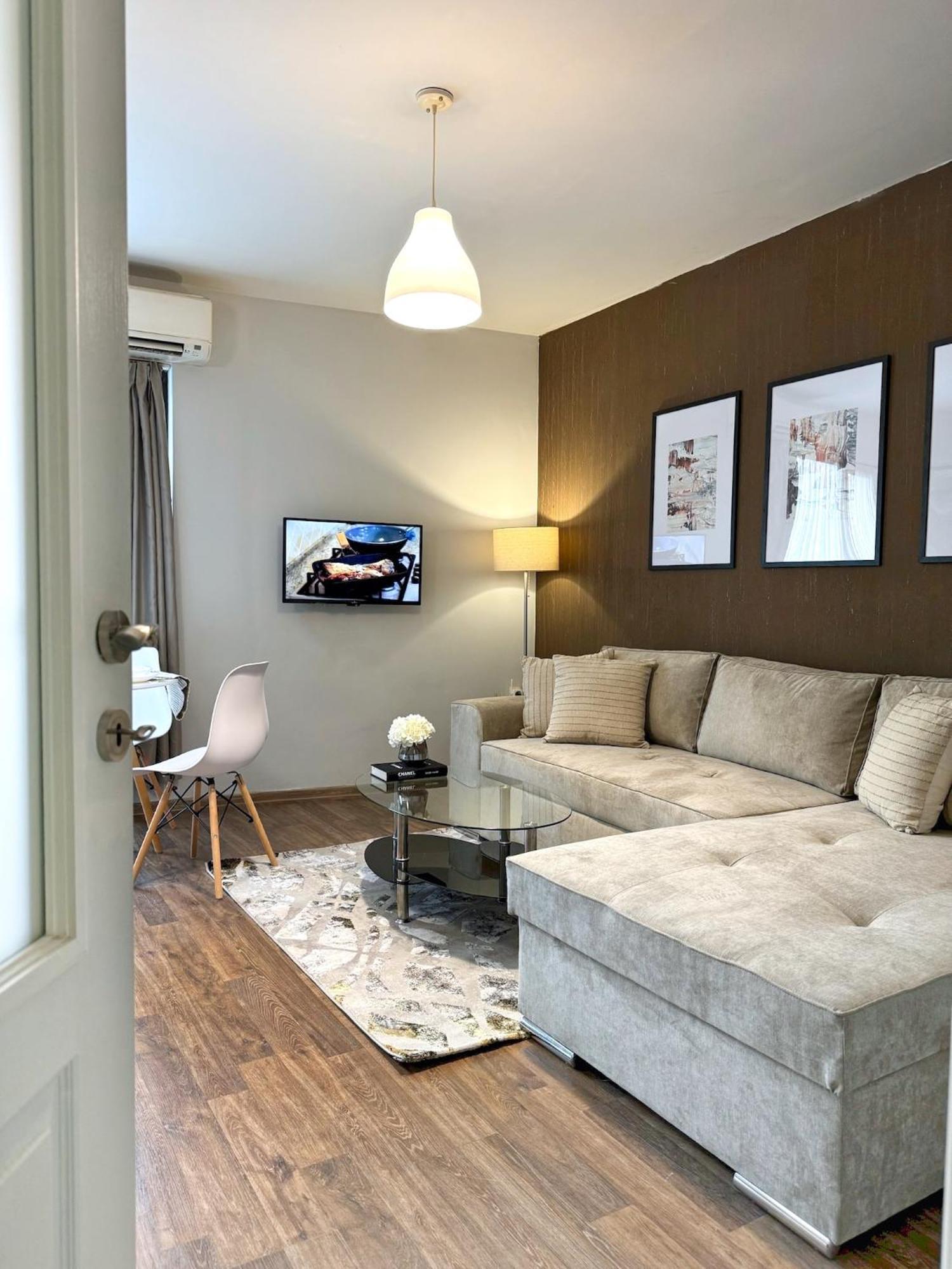Centre Apt. With Parking For 4 Guests Plovdiv