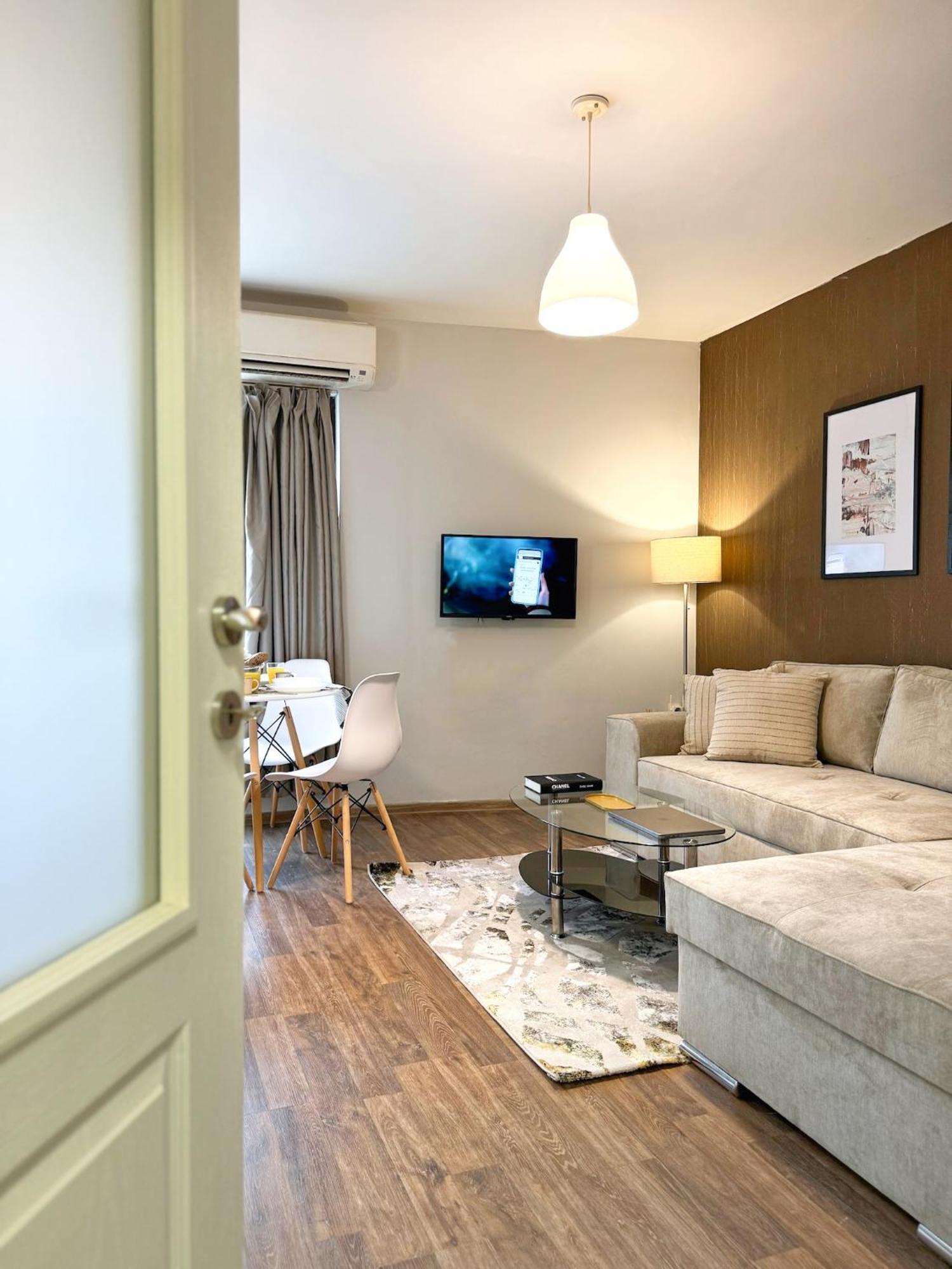 Centre Apt. With Parking For 4 Guests Appartamento *
