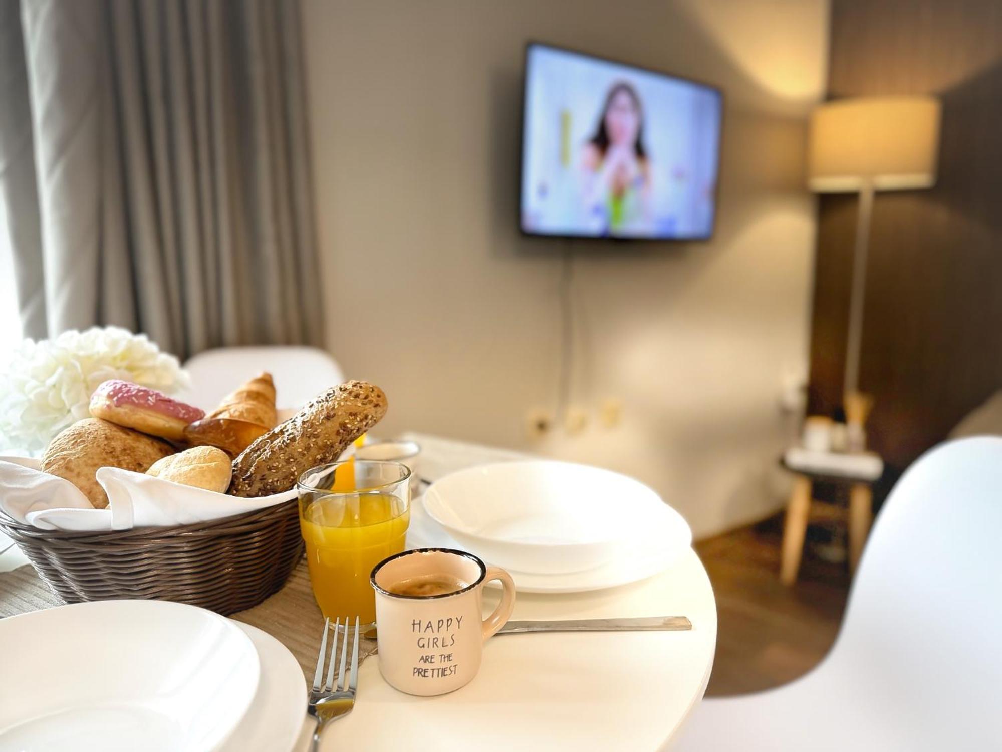 Centre Apt. With Parking For 4 Guests Daire *